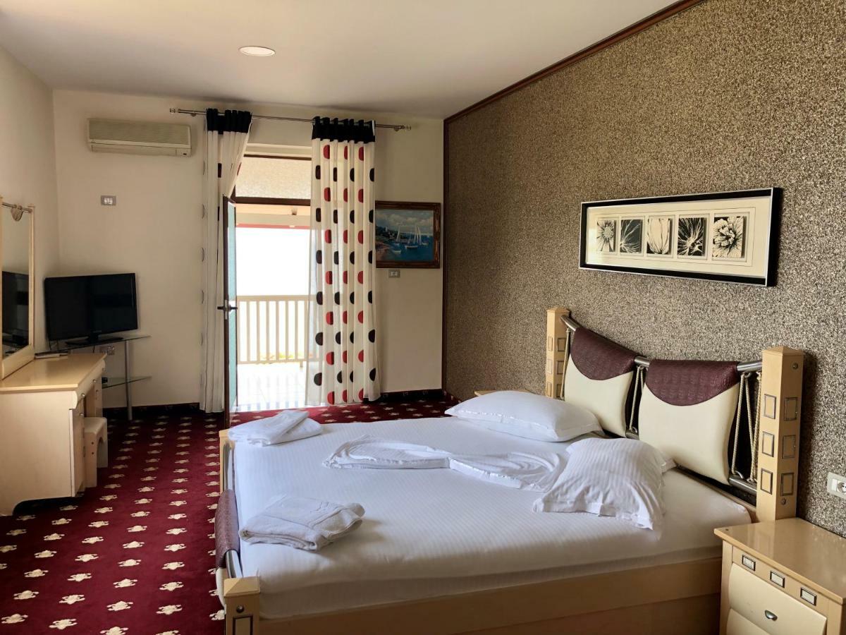 Queen Vasilika Hotel Dhermi Luaran gambar