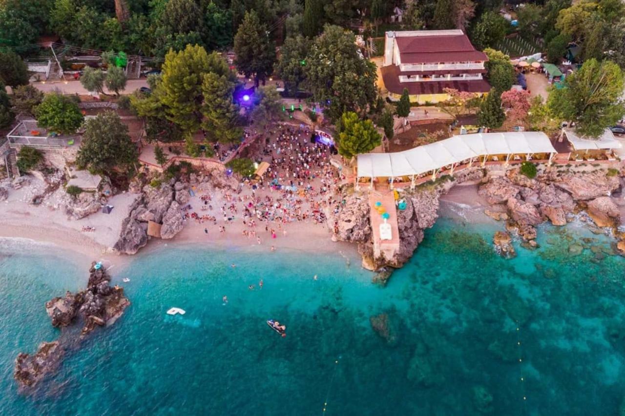 Queen Vasilika Hotel Dhermi Luaran gambar