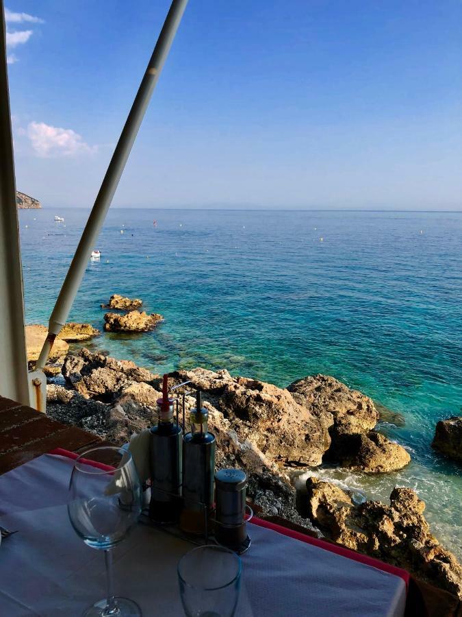 Queen Vasilika Hotel Dhermi Luaran gambar