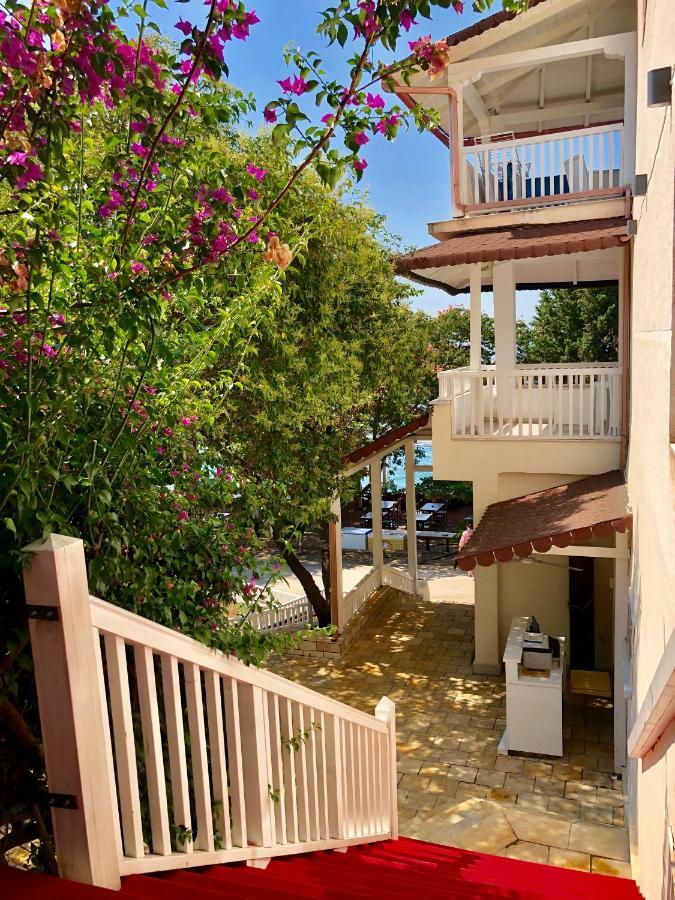 Queen Vasilika Hotel Dhermi Luaran gambar
